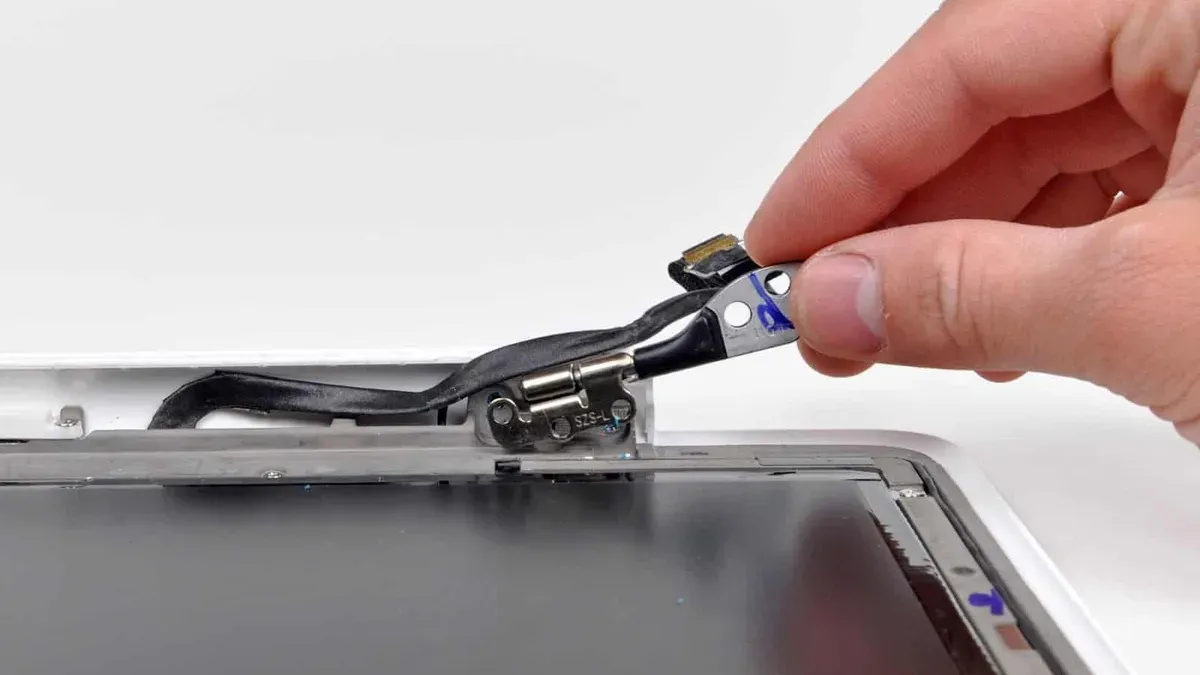 Learn How the MacBook Pro M1 Pro Hinge Mechanism Works – MacBook Pro M1 Pro hinge issues