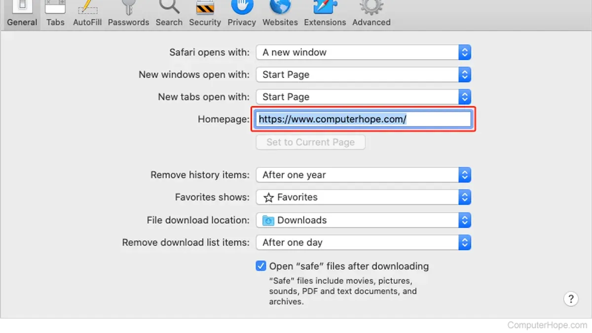 User customizing how to set a homepage in Safari on Mac and iPhone screens
