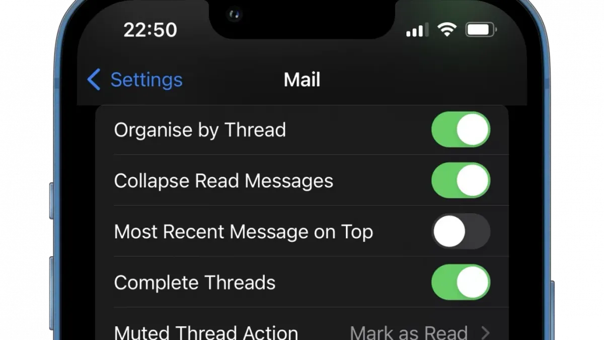 User unsending an email in Mail app on iPhone screen