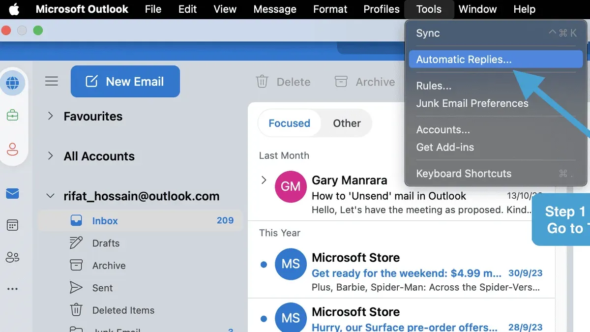 Screen showing how to set out of office in Outlook on Mac on a MacBook