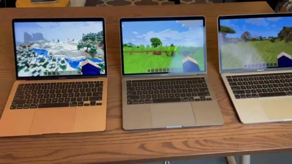 MacBook Air M3 running Minecraft smoothly during gameplay