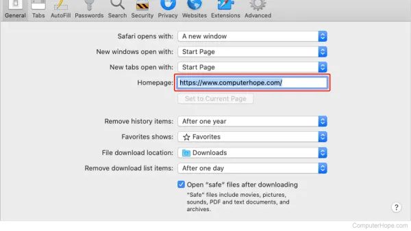 User customizing how to set a homepage in Safari on Mac and iPhone screens
